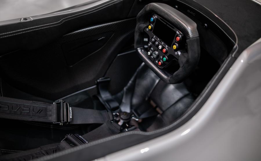 Интерьер BAC Mono 2020 года  (фото 33 из 36)